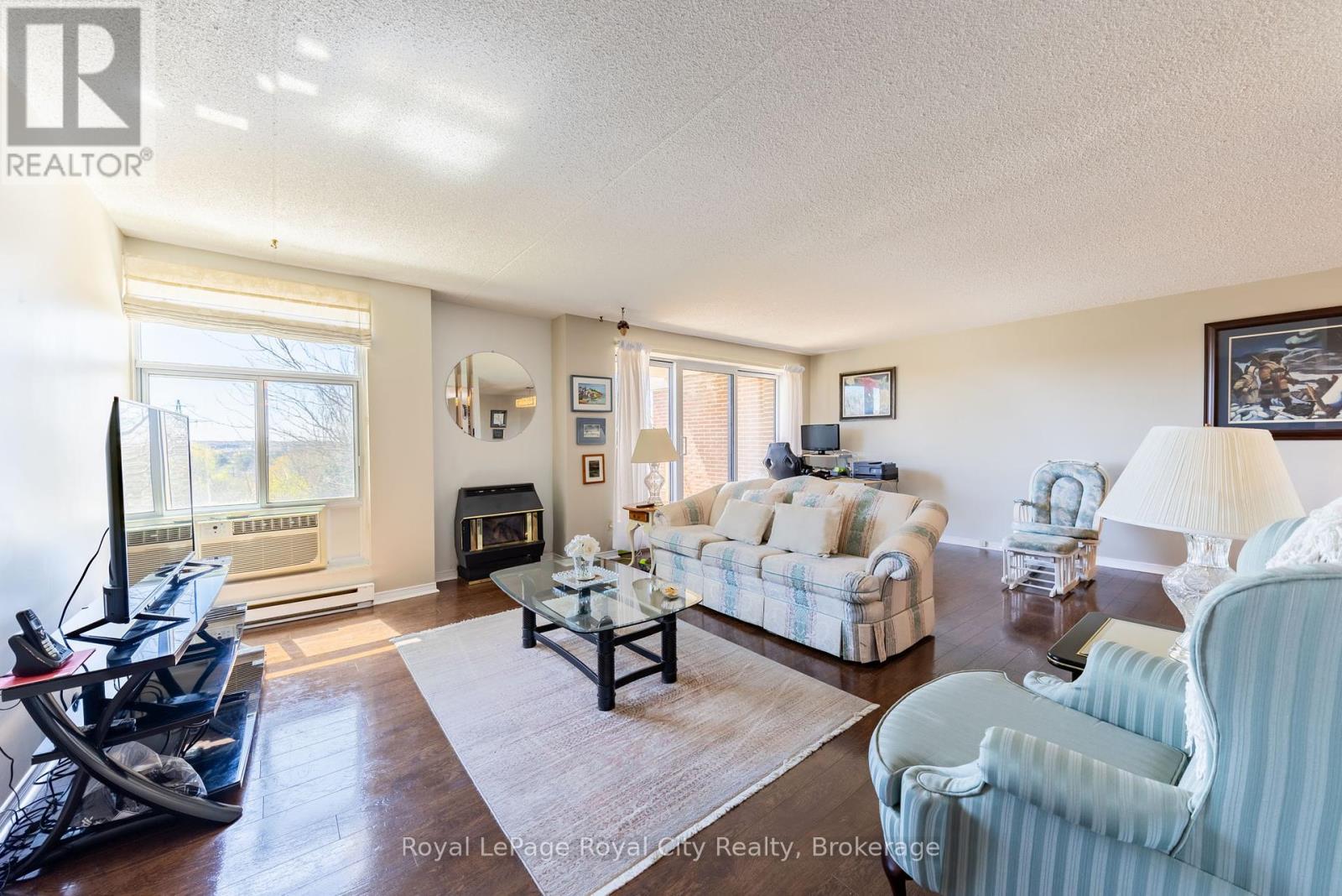 601 - 8 Christopher Court, Guelph (Kortright West), Ontario  N1G 4N7 - Photo 7 - X12140372