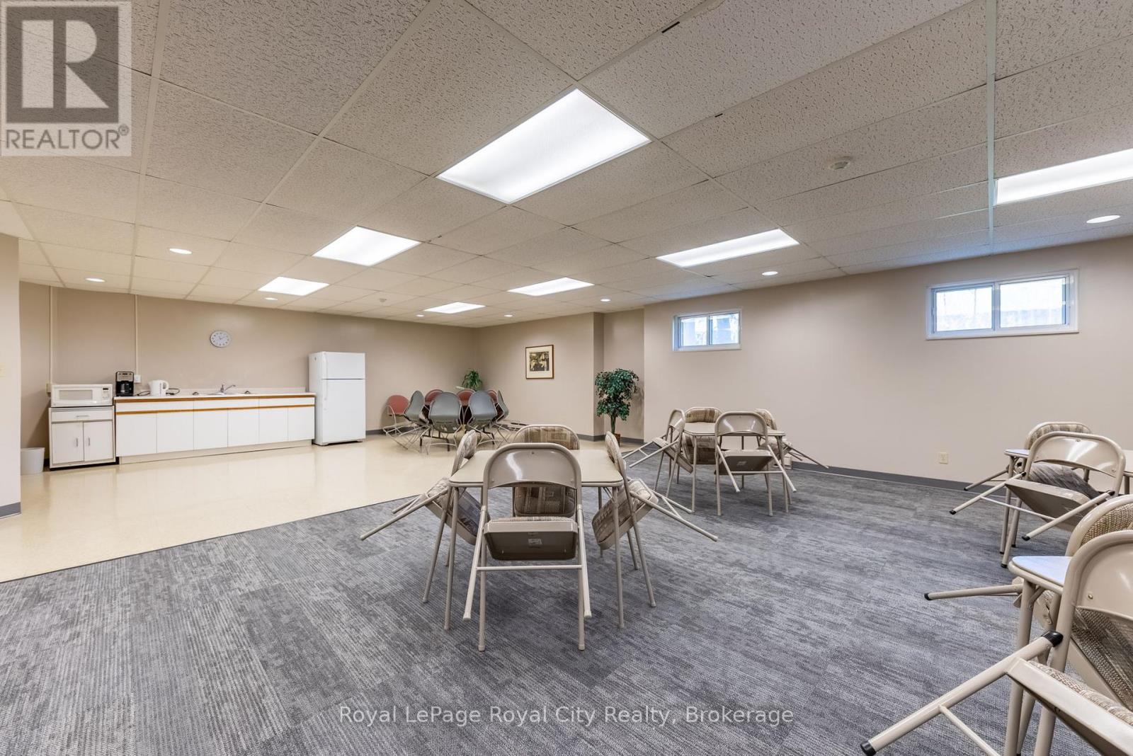 601 - 8 Christopher Court, Guelph (Kortright West), Ontario  N1G 4N7 - Photo 27 - X12140372