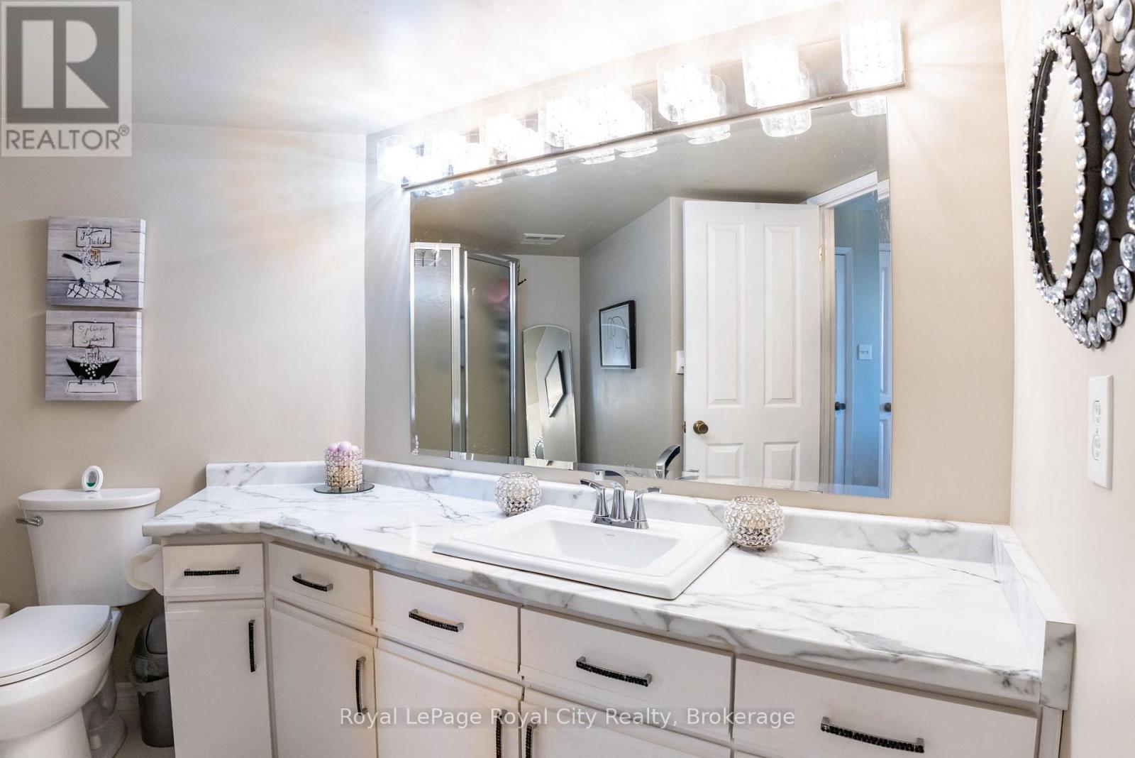 601 - 8 Christopher Court, Guelph (Kortright West), Ontario  N1G 4N7 - Photo 16 - X12140372