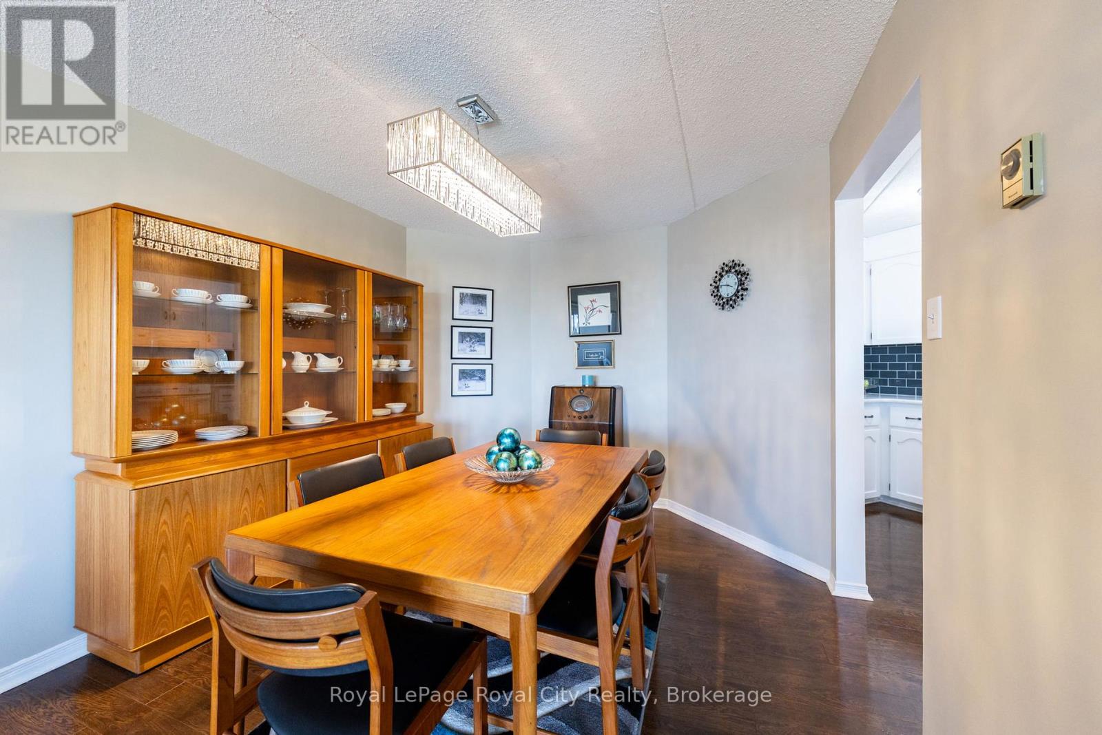 601 - 8 Christopher Court, Guelph (Kortright West), Ontario  N1G 4N7 - Photo 6 - X12140372