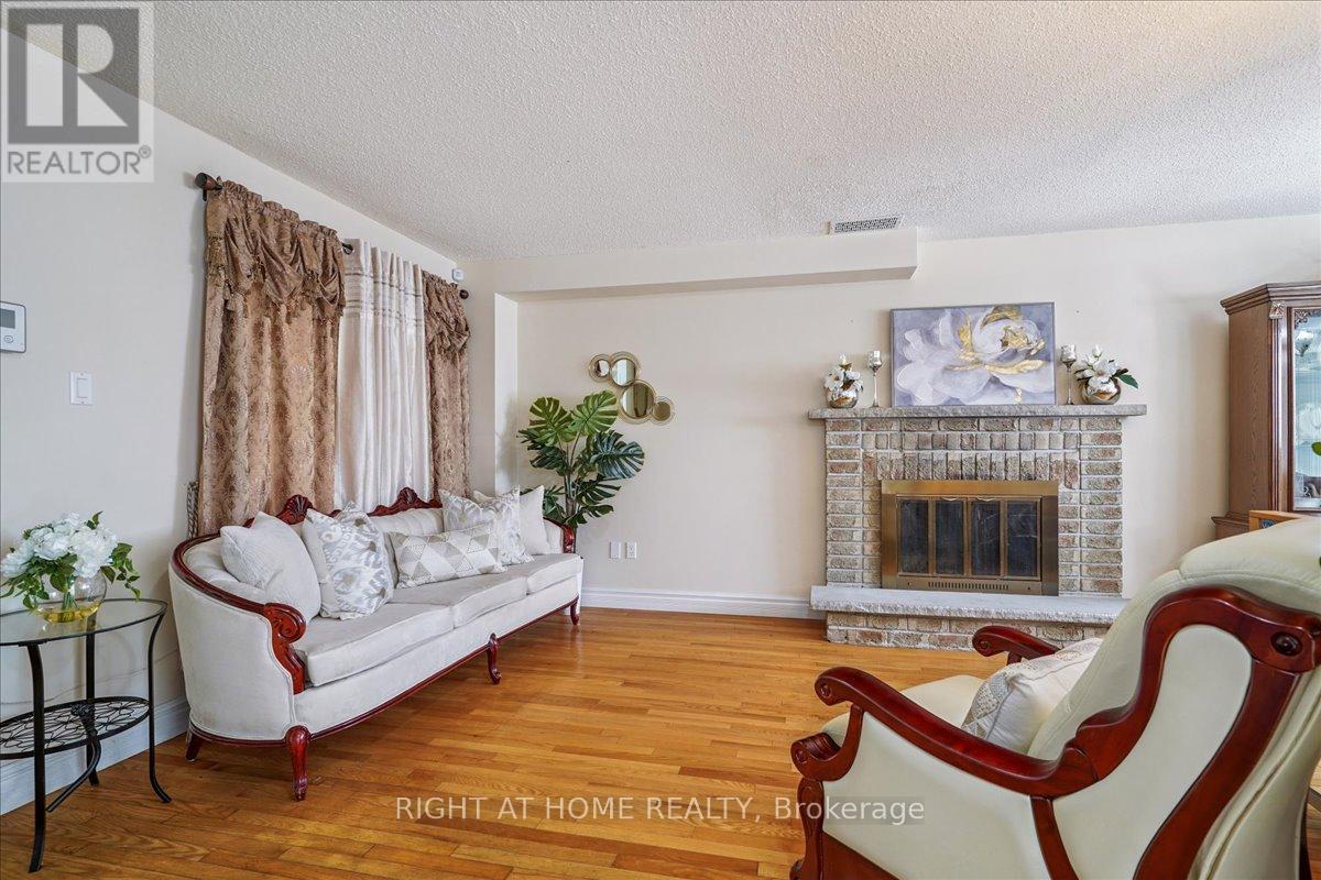 Property at 35 MILLINGTON CRESCENT image 4