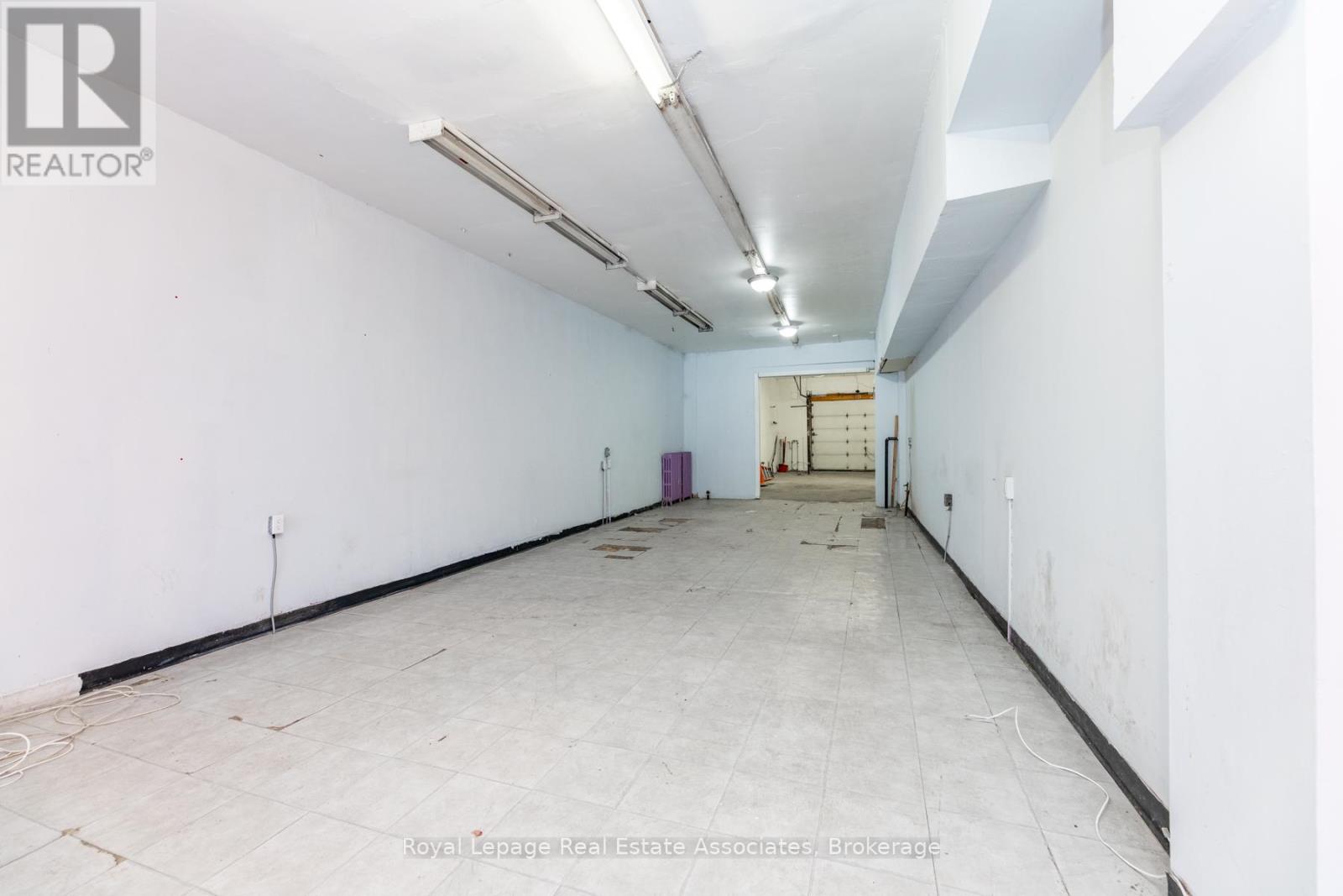 2850 Dufferin Street, Toronto (Yorkdale-Glen Park), Ontario  M6B 3S3 - Photo 10 - W12297423