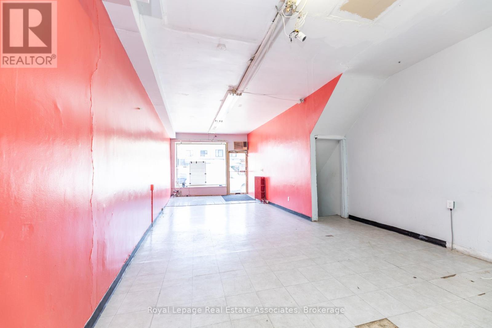 2850 Dufferin Street, Toronto (Yorkdale-Glen Park), Ontario  M6B 3S3 - Photo 7 - W12297423