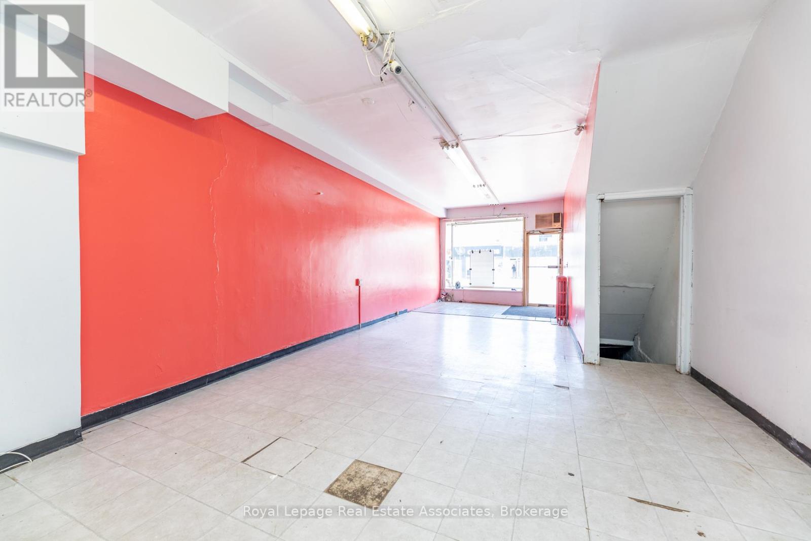 2850 Dufferin Street, Toronto (Yorkdale-Glen Park), Ontario  M6B 3S3 - Photo 8 - W12297423