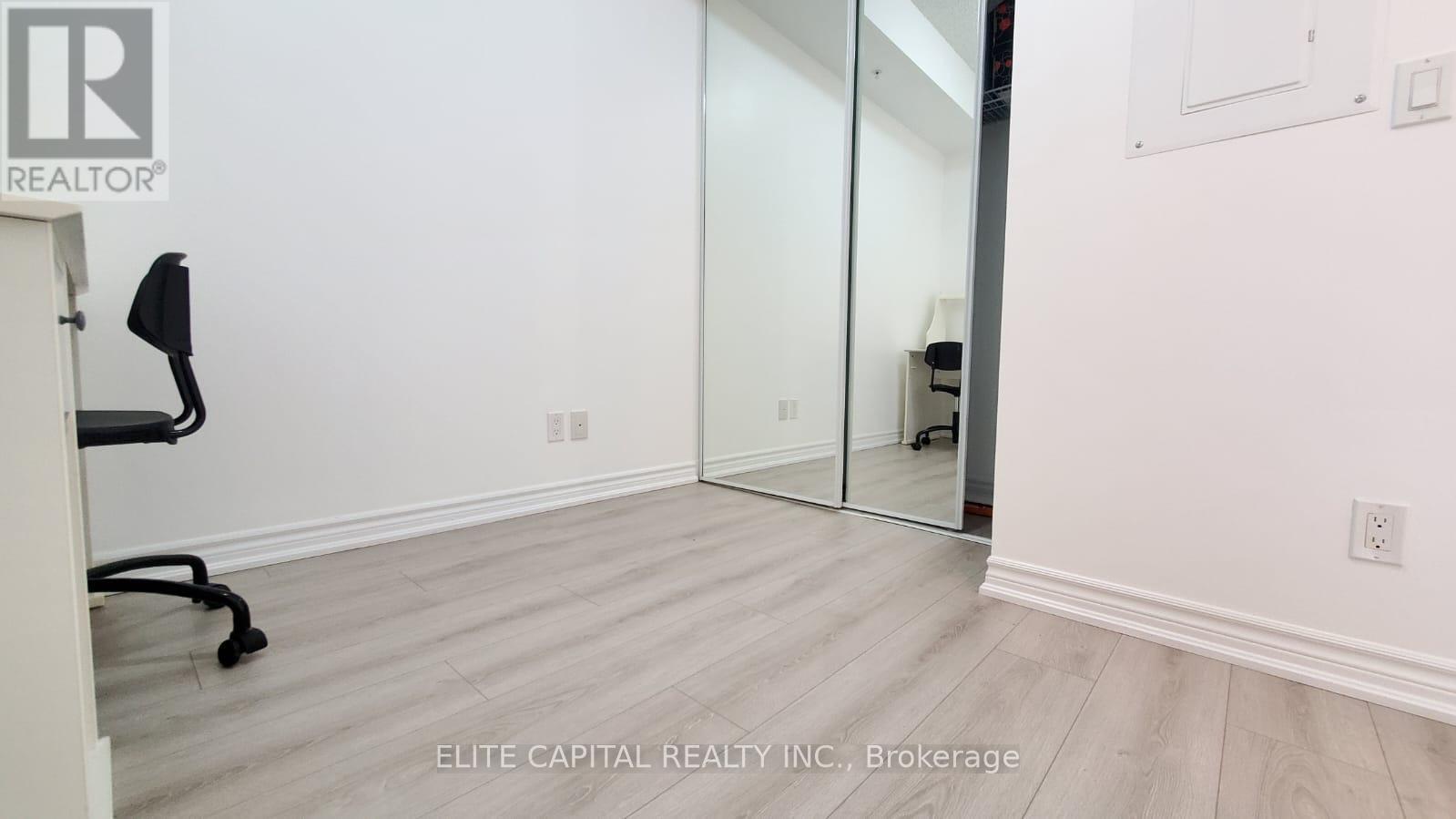 904 - 15 James Finlay Way, Toronto, Ontario  M3M 0B3 - Photo 9 - W12297490
