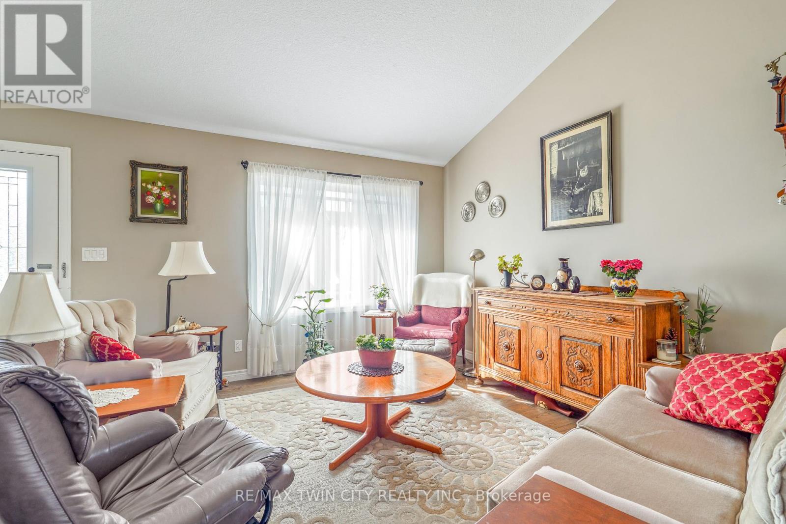 24 Trinity Lane, Norfolk, Ontario  N0E 1Y0 - Photo 7 - X12297410