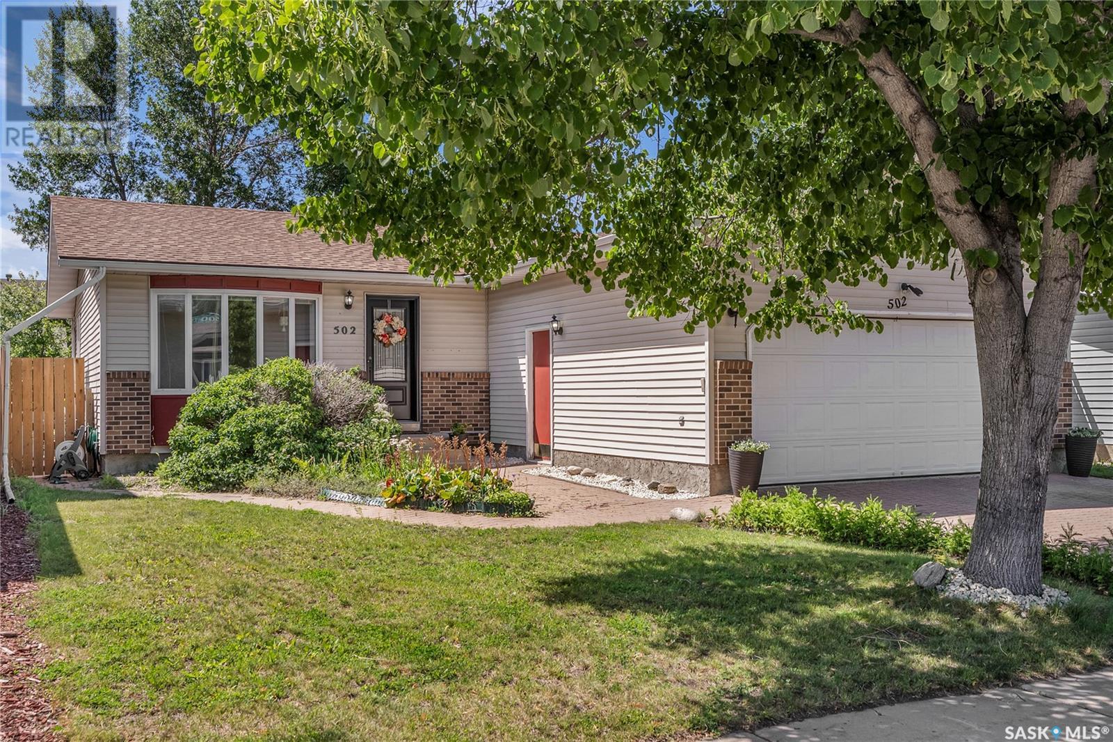 Property at 502 Brightsand CRESCENT image 2