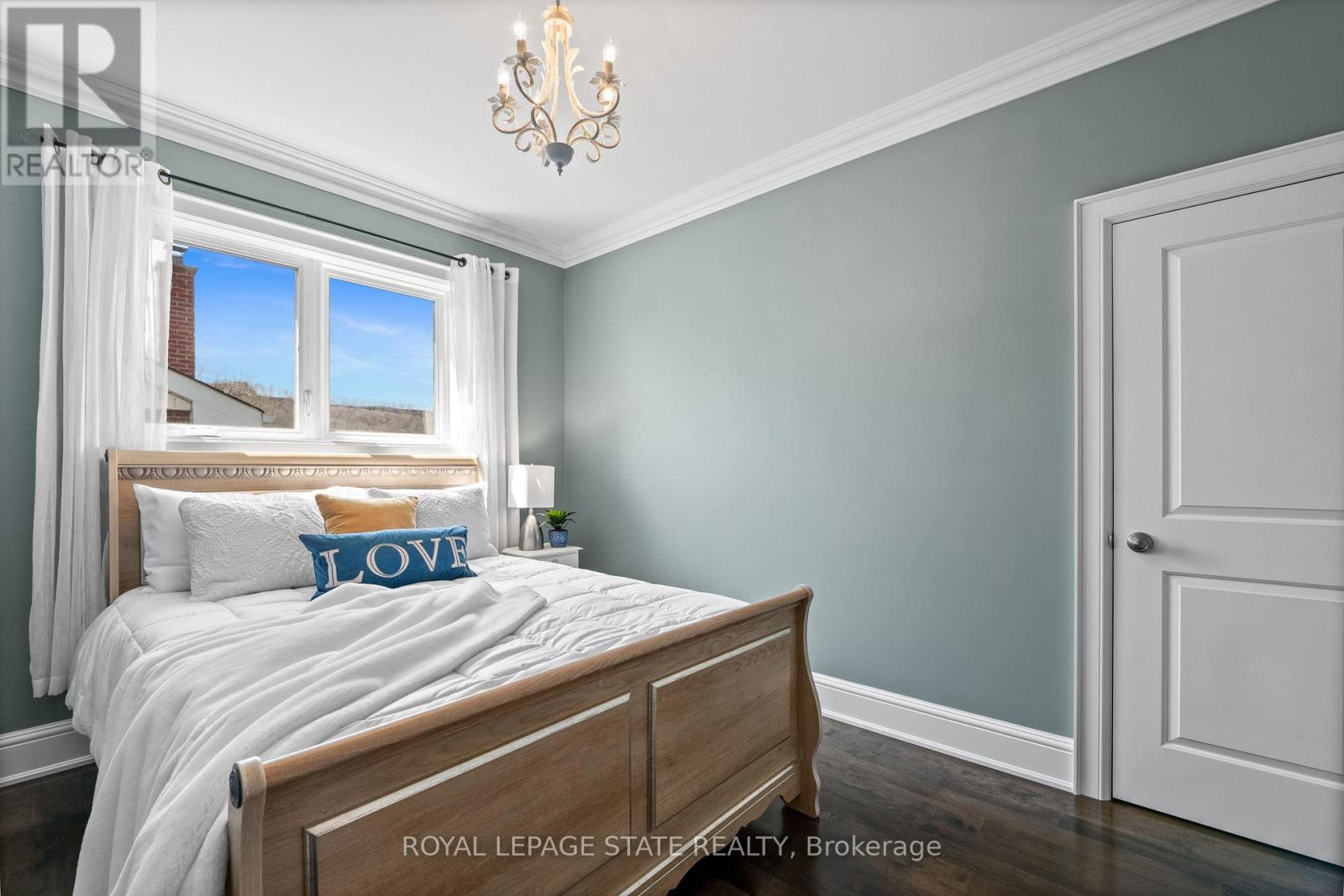 211 Lewis Road, Hamilton, Ontario  L8E 5G7 - Photo 18 - X12054936