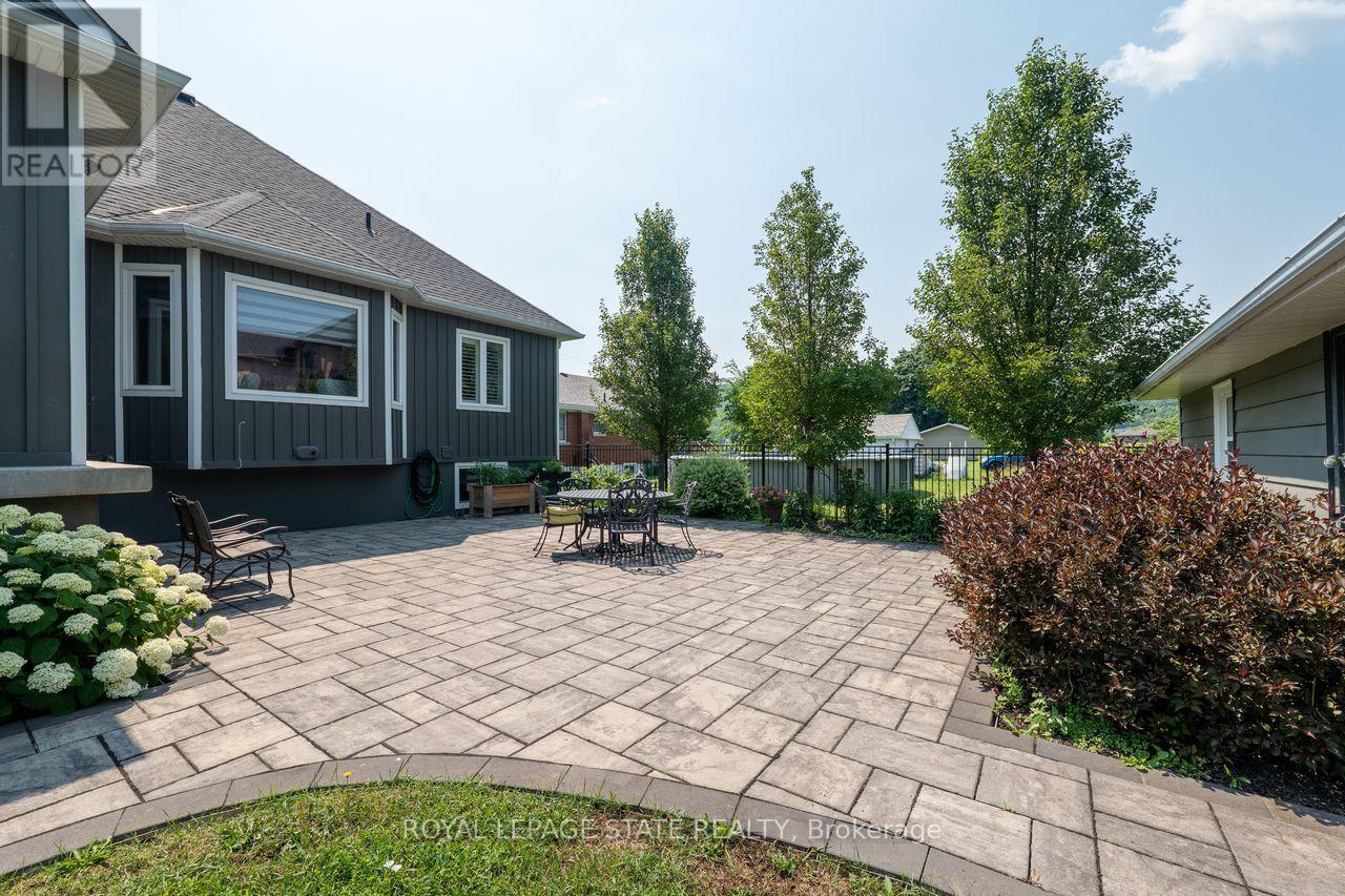 211 Lewis Road, Hamilton, Ontario  L8E 5G7 - Photo 33 - X12054936