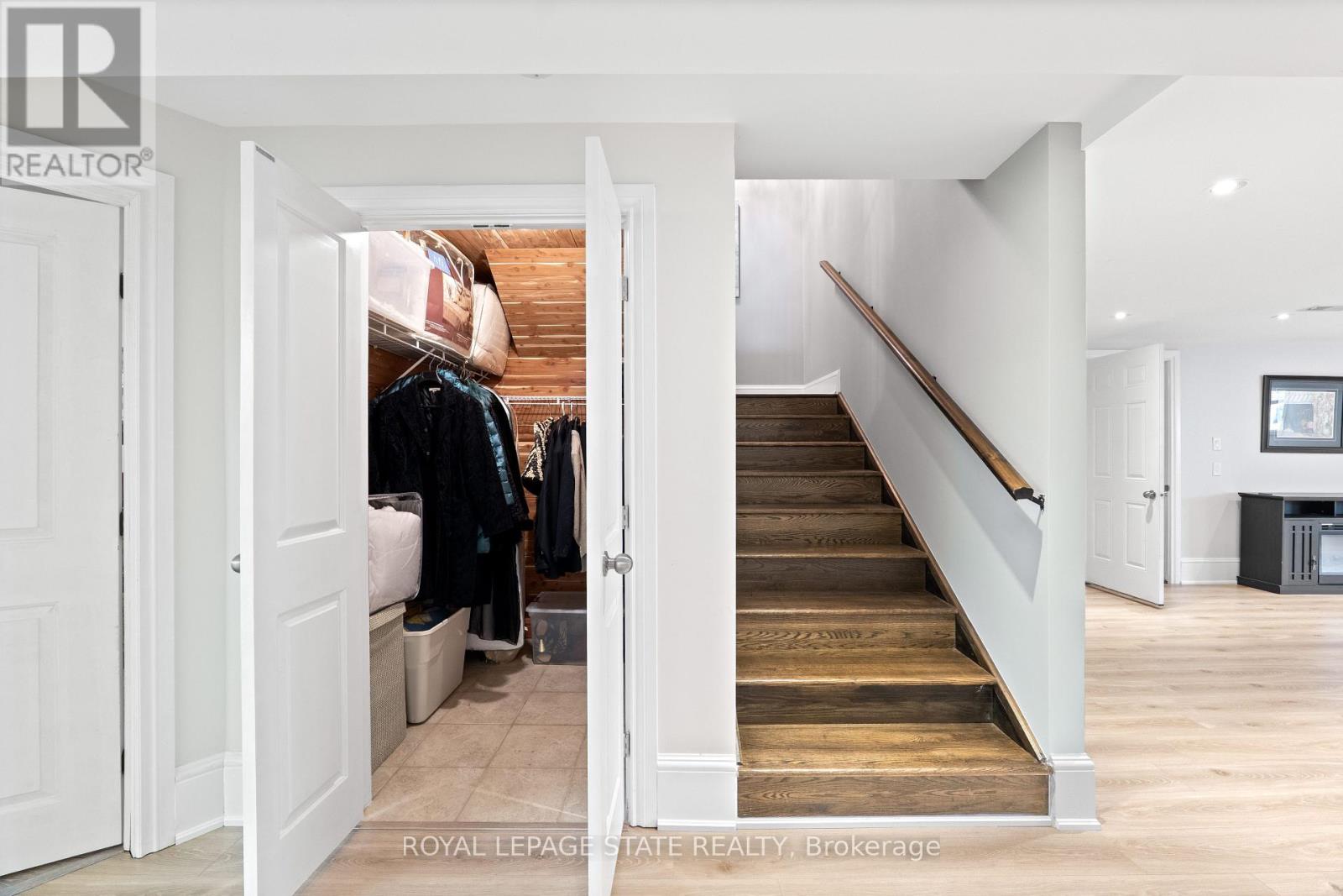 211 Lewis Road, Hamilton, Ontario  L8E 5G7 - Photo 27 - X12054936