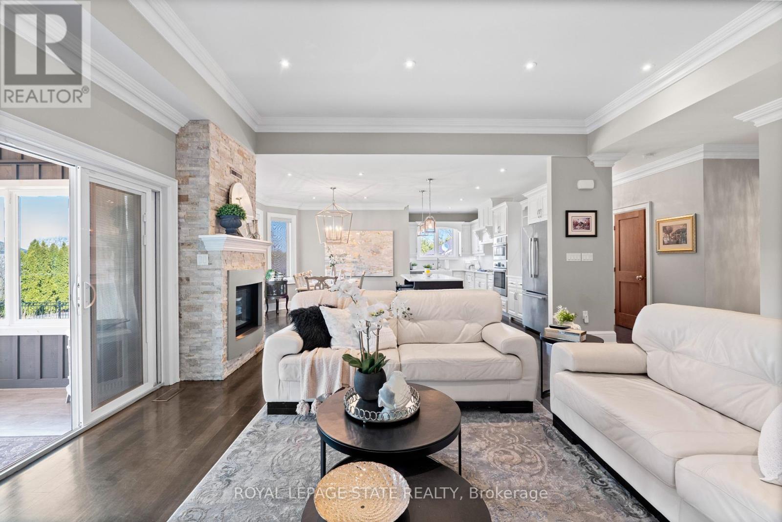 211 Lewis Road, Hamilton, Ontario  L8E 5G7 - Photo 8 - X12054936