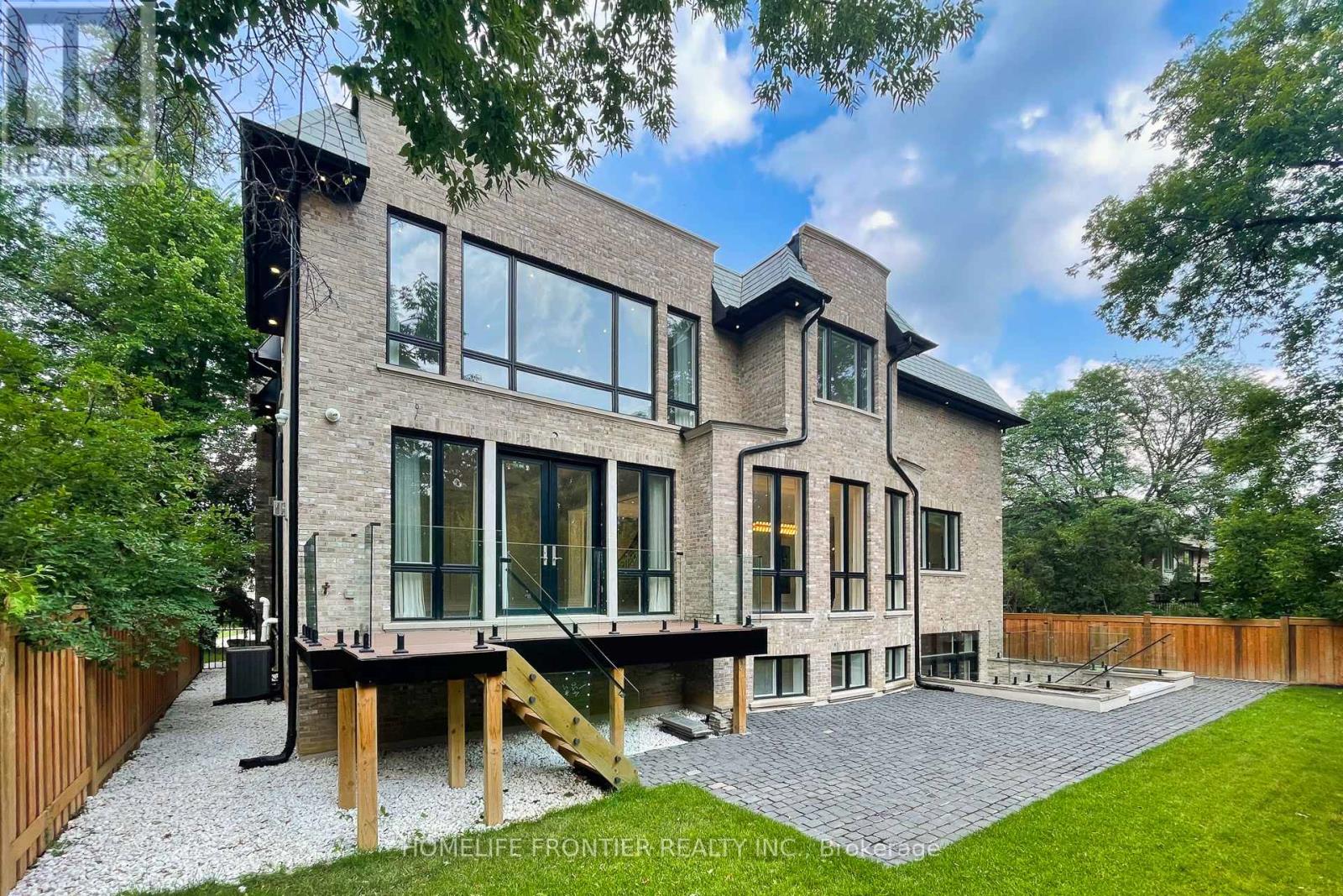 73 Lord Seaton Road, Toronto, Ontario  M2P 1K6 - Photo 28 - C12297628