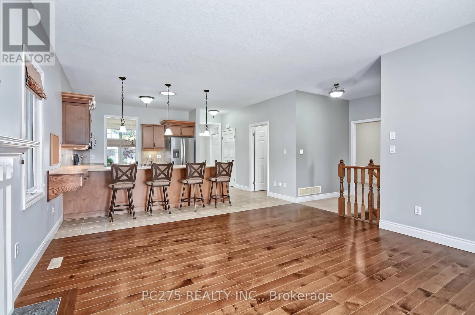 41 Park Place, Tillsonburg, Ontario  N4G 0B8 - Photo 14 - X12297775