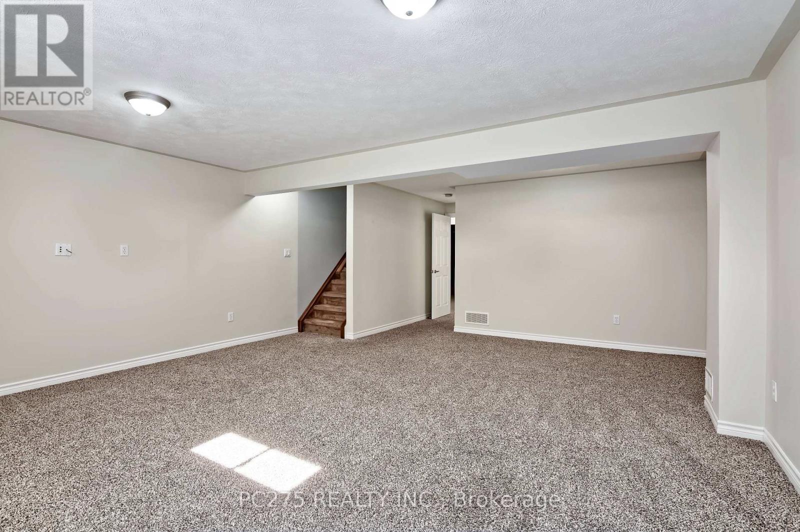 41 Park Place, Tillsonburg, Ontario  N4G 0B8 - Photo 24 - X12297775
