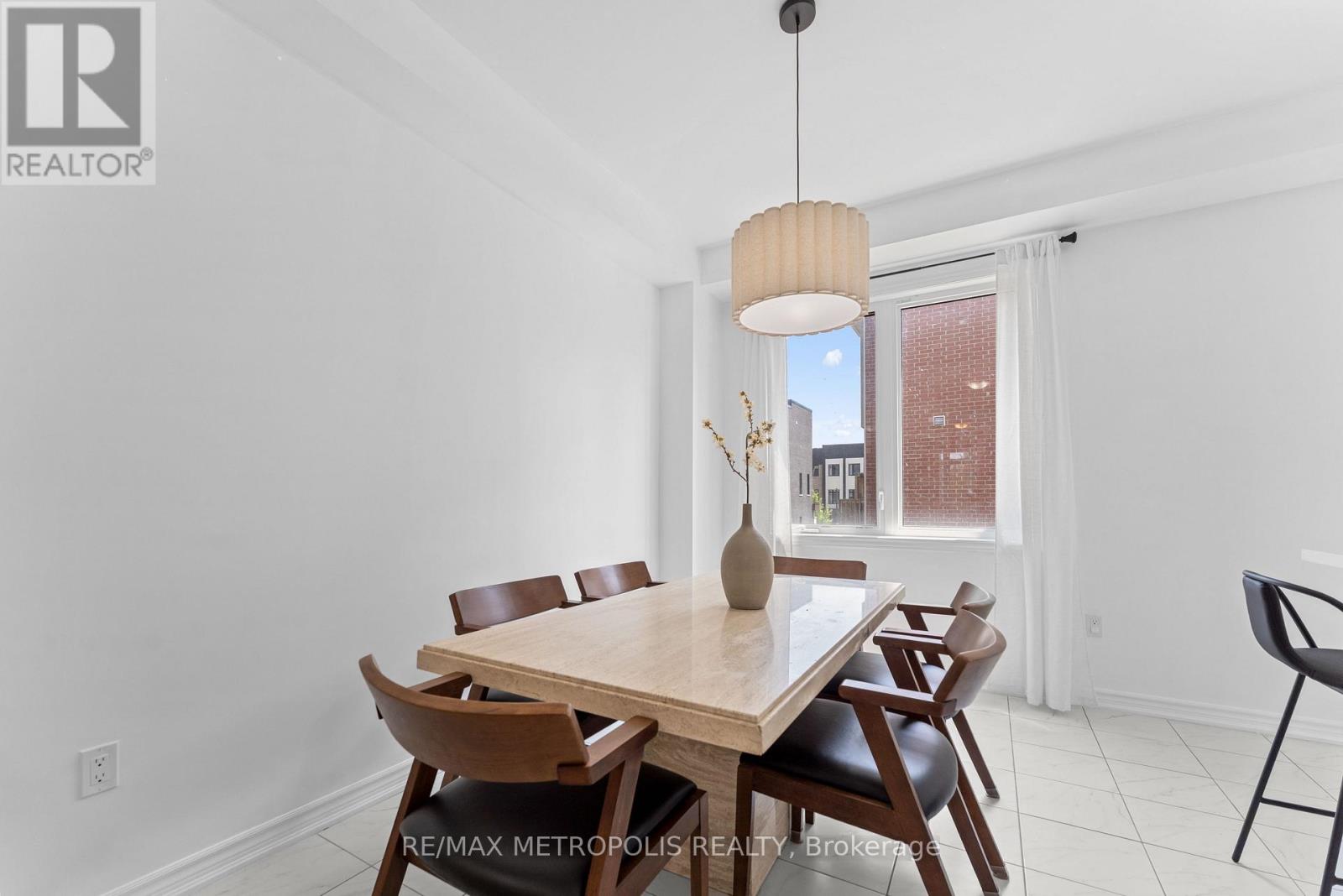 Property at 891 KICKING HORSE PATH image 3