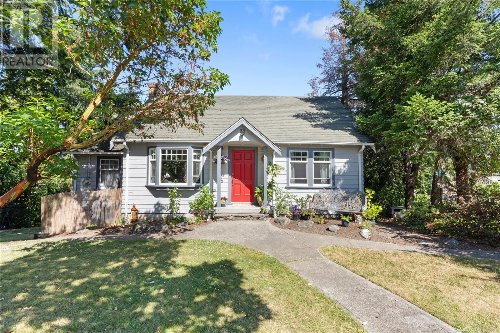 Property at 2868 Glenwood Ave image 4