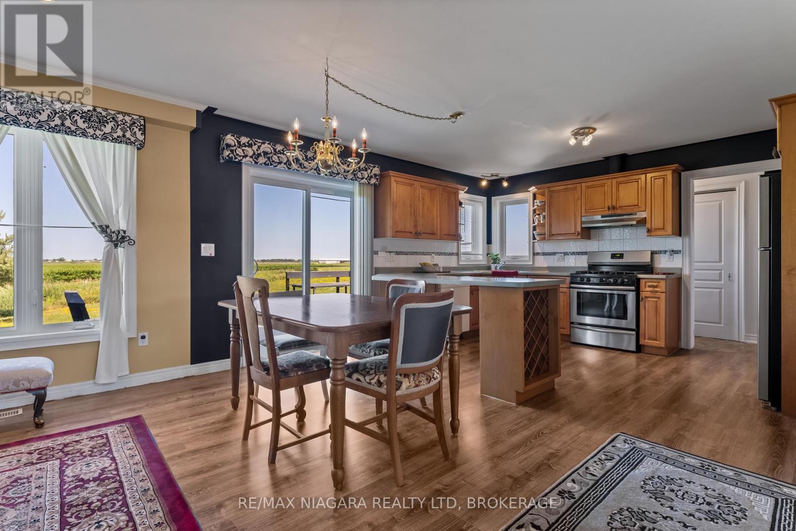 374 Niagara Stone Road, Niagara-On-The-Lake (Rural), Ontario  L0S 1J0 - Photo 11 - X12297726