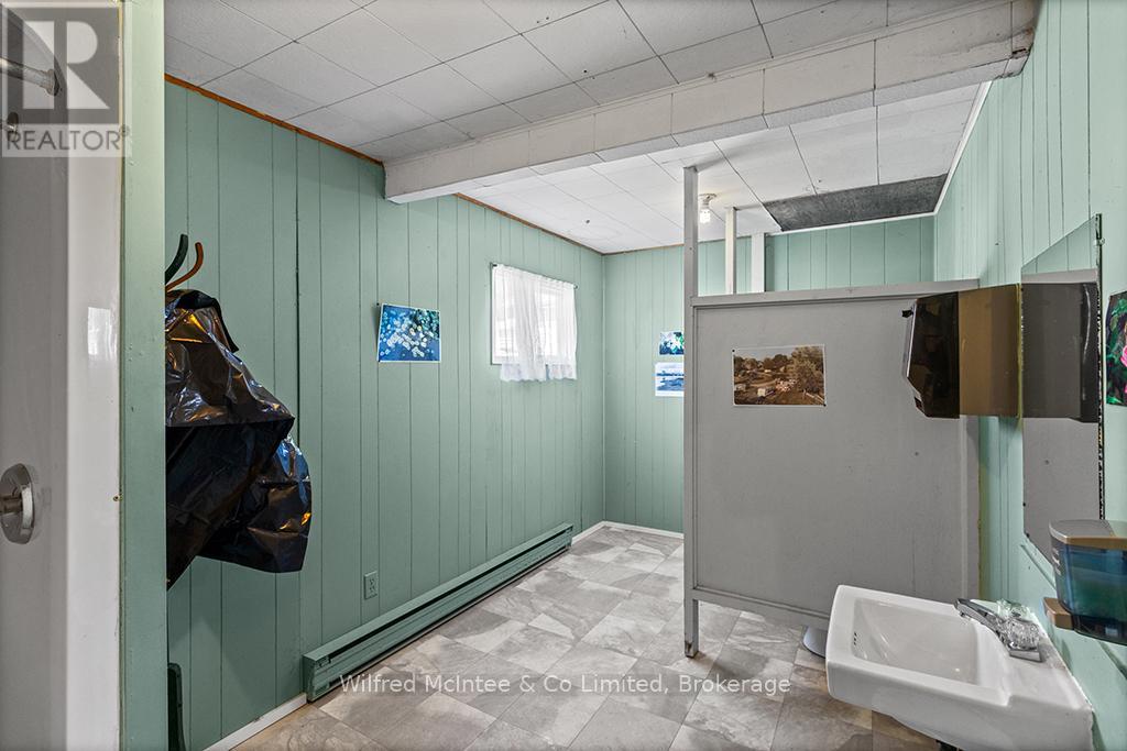 121 South Rankin Street, Saugeen Shores, Ontario  N0H 2L0 - Photo 34 - X12104873