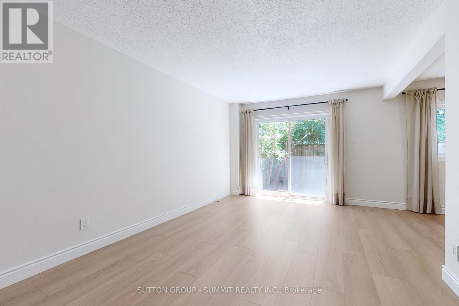 Property at 72 - 600 SILVER CREEK BOULEVARD image 4