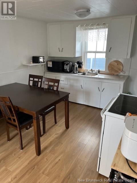 Property at 498 Victoria Street image 5