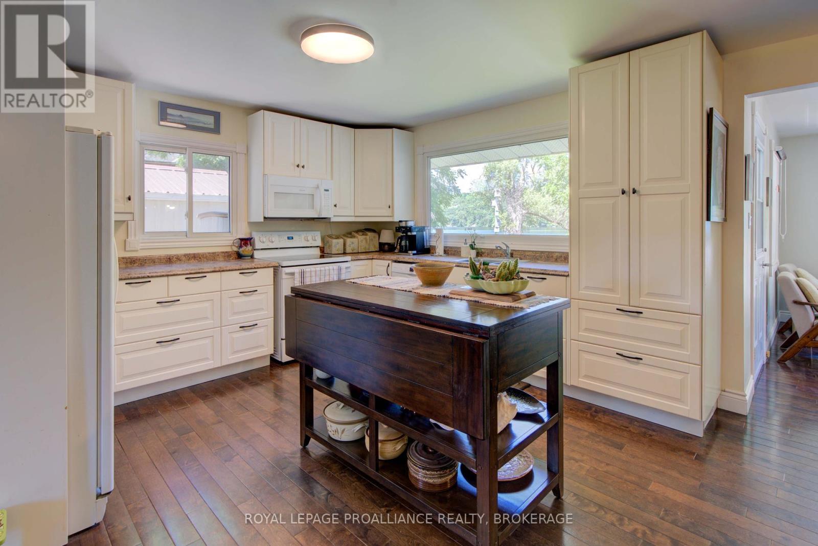 42 Rebecca Lane, Westport, Ontario  K0G 1X0 - Photo 15 - X12297799
