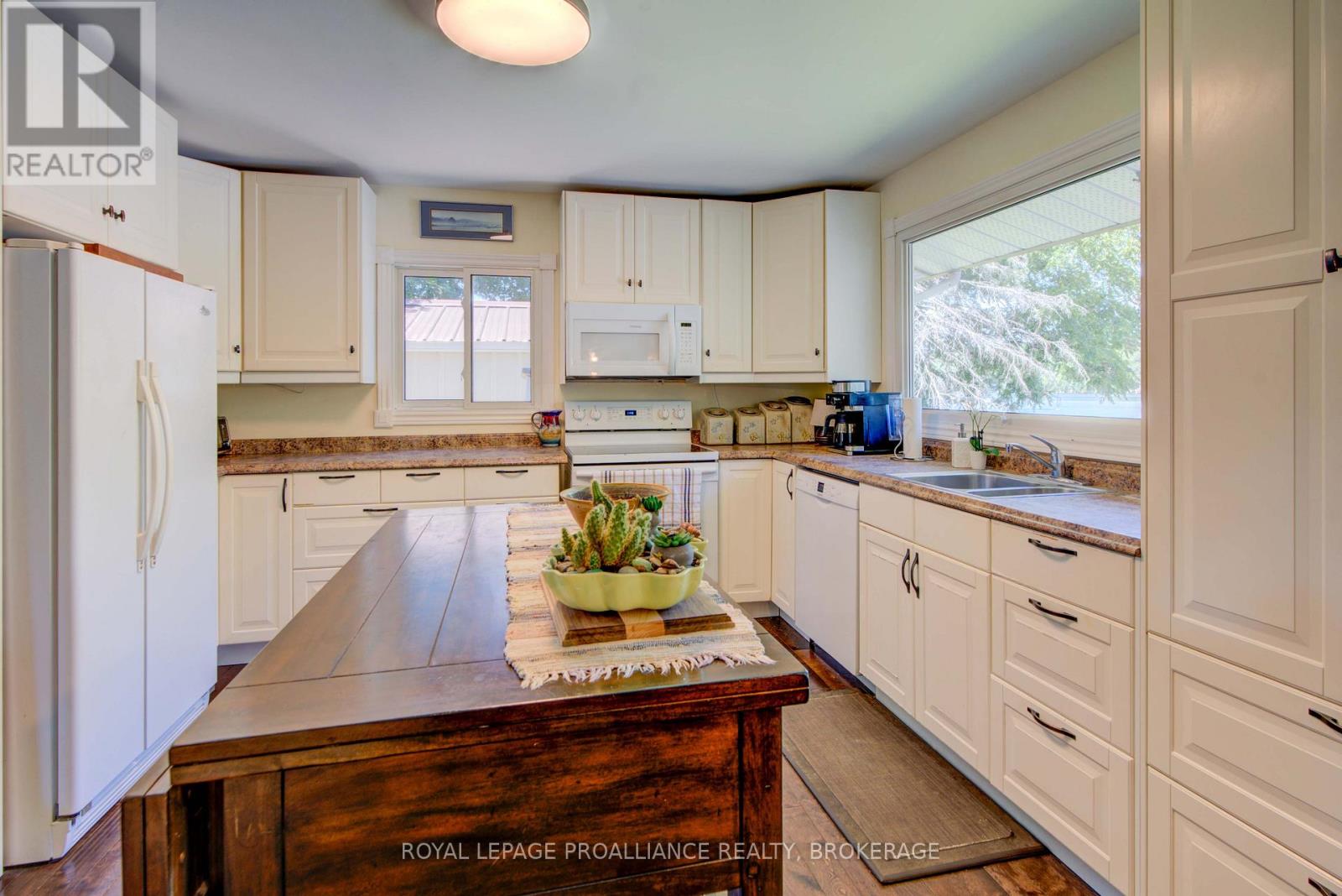 42 Rebecca Lane, Westport, Ontario  K0G 1X0 - Photo 16 - X12297799