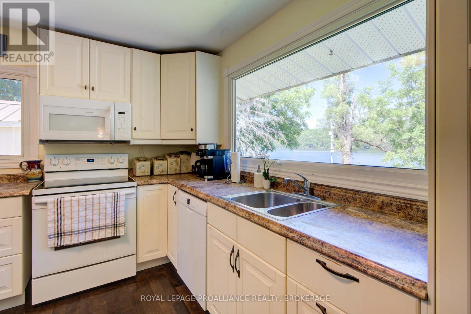 42 Rebecca Lane, Westport, Ontario  K0G 1X0 - Photo 17 - X12297799
