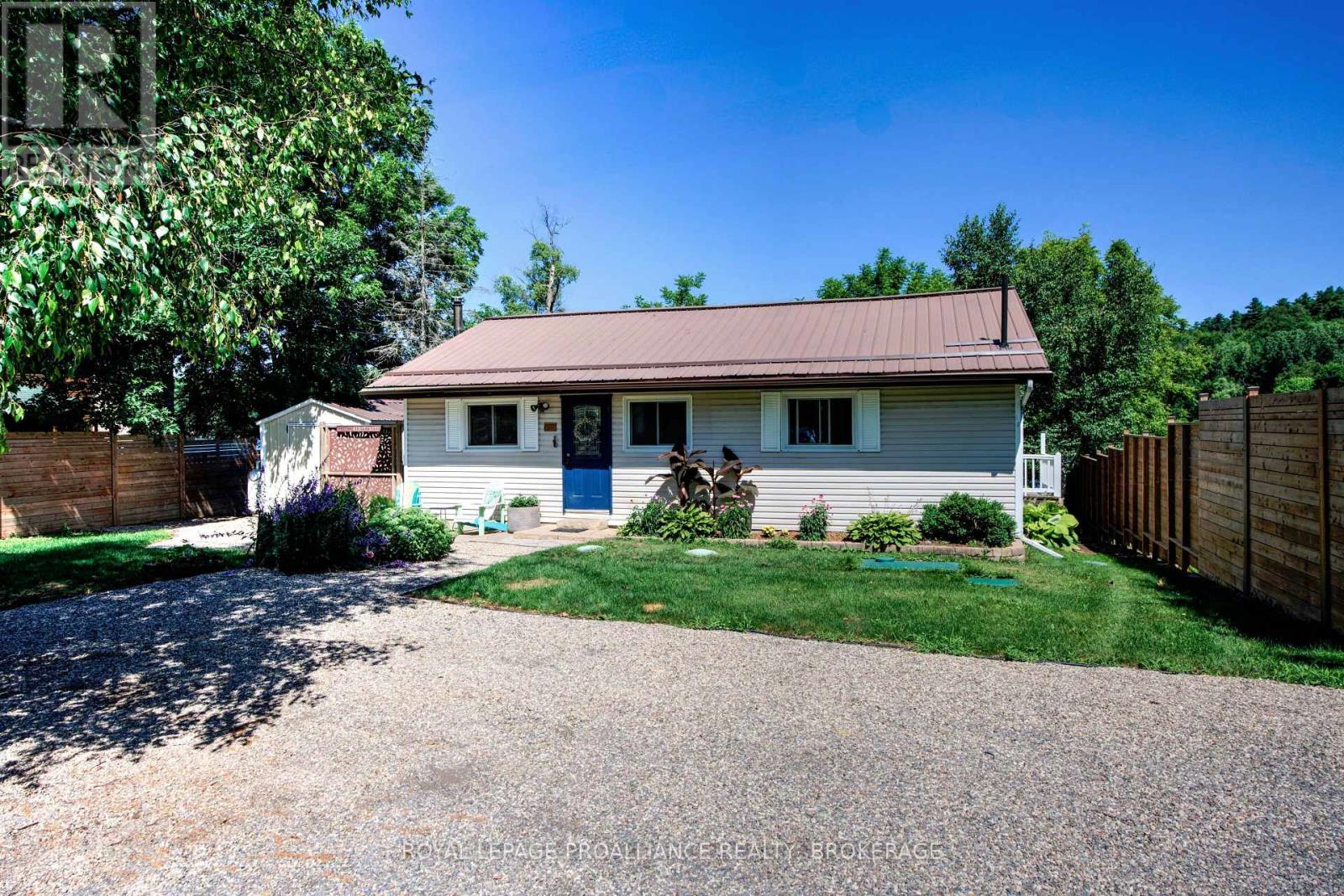 42 Rebecca Lane, Westport, Ontario  K0G 1X0 - Photo 3 - X12297799