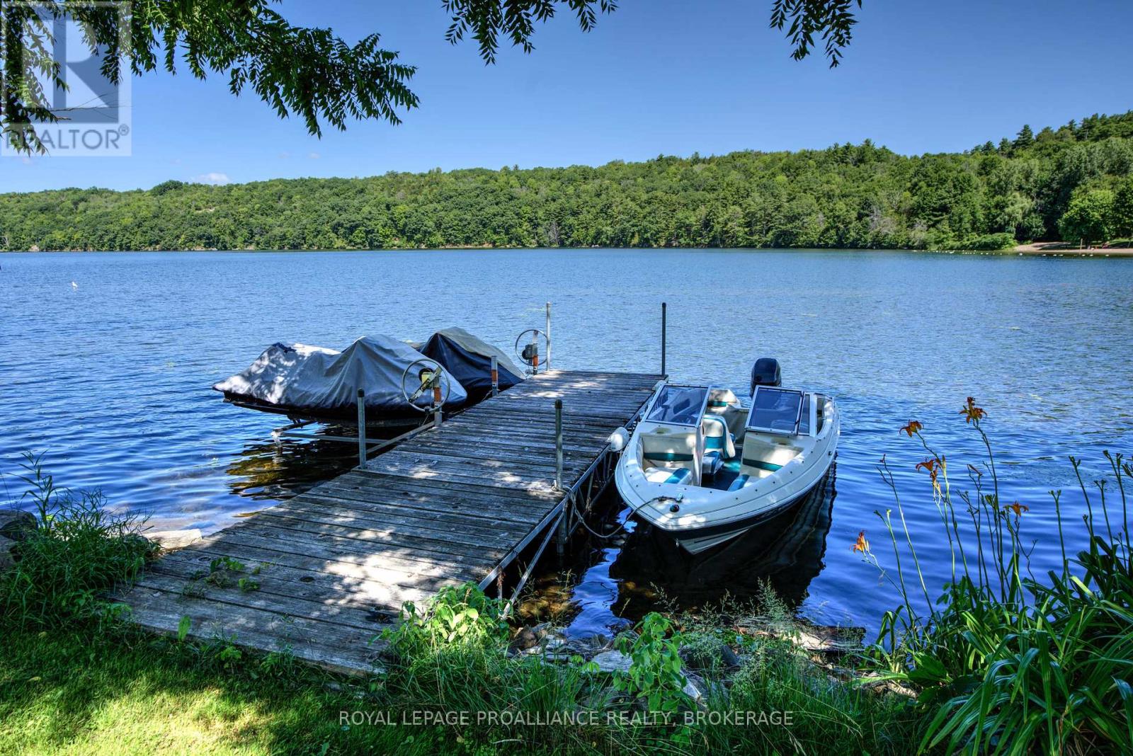42 Rebecca Lane, Westport, Ontario  K0G 1X0 - Photo 5 - X12297799
