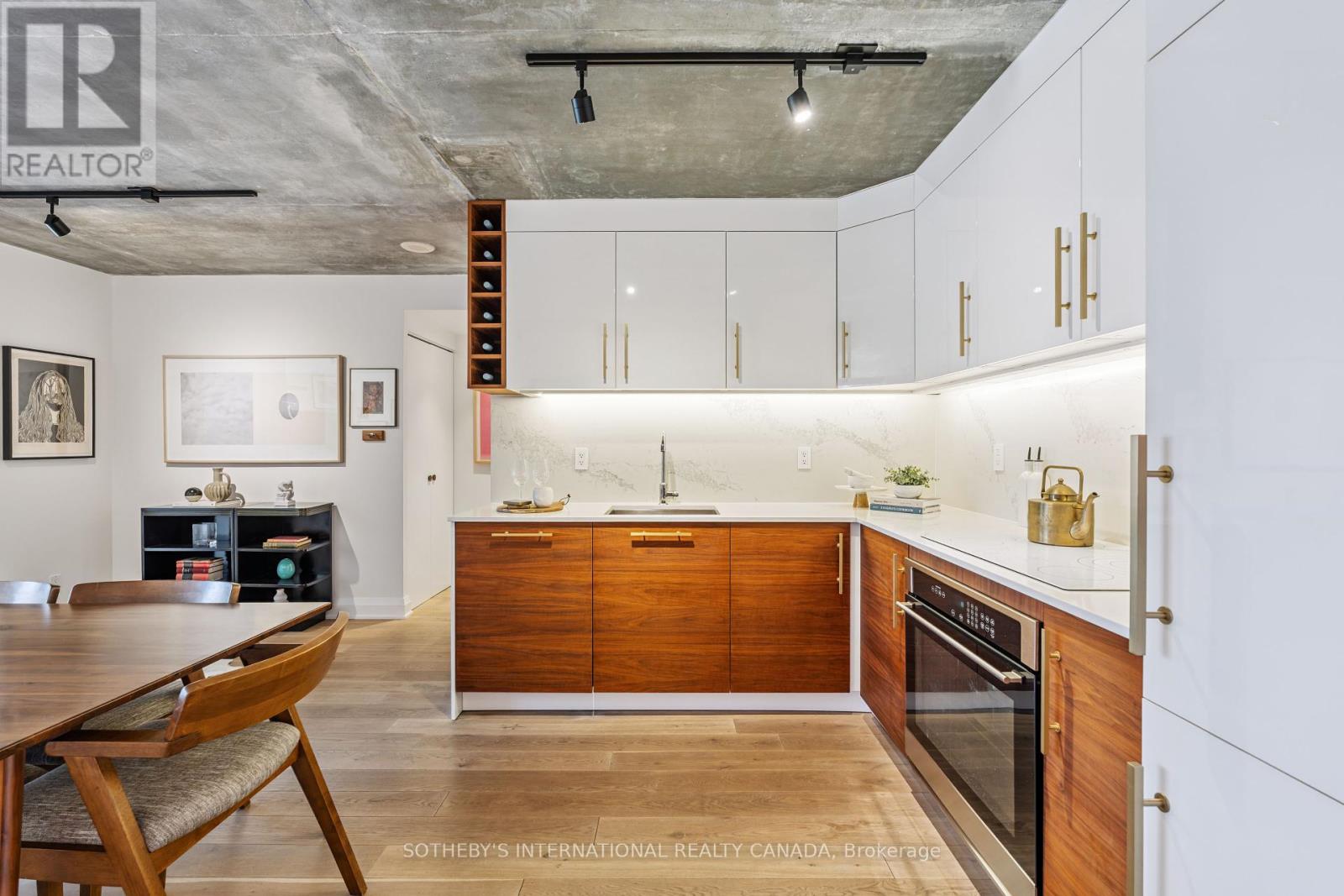 1011 - 152 St Patrick Street, Toronto, Ontario  M5T 3J9 - Photo 7 - C12297674