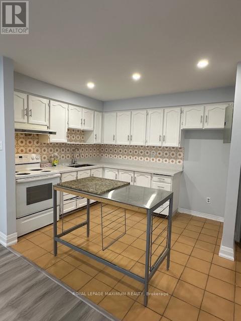 Upper - 1537 Dundas Street W, Toronto (Little Portugal), Ontario  M6J 1Y7 - Photo 3 - C12297696