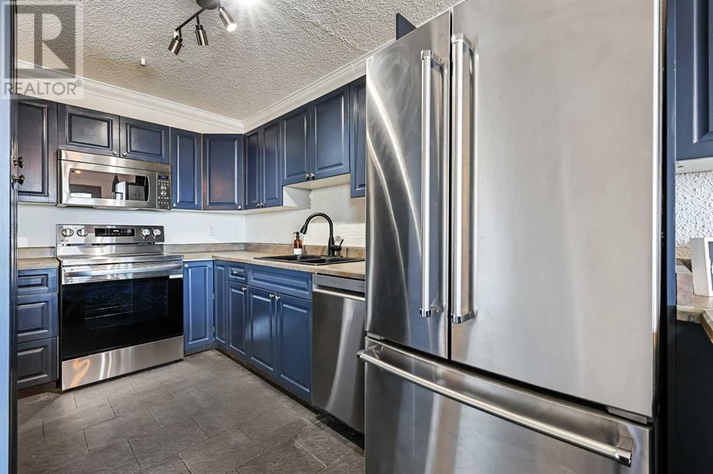 Property at 2902, 221 6 Avenue SE image 4