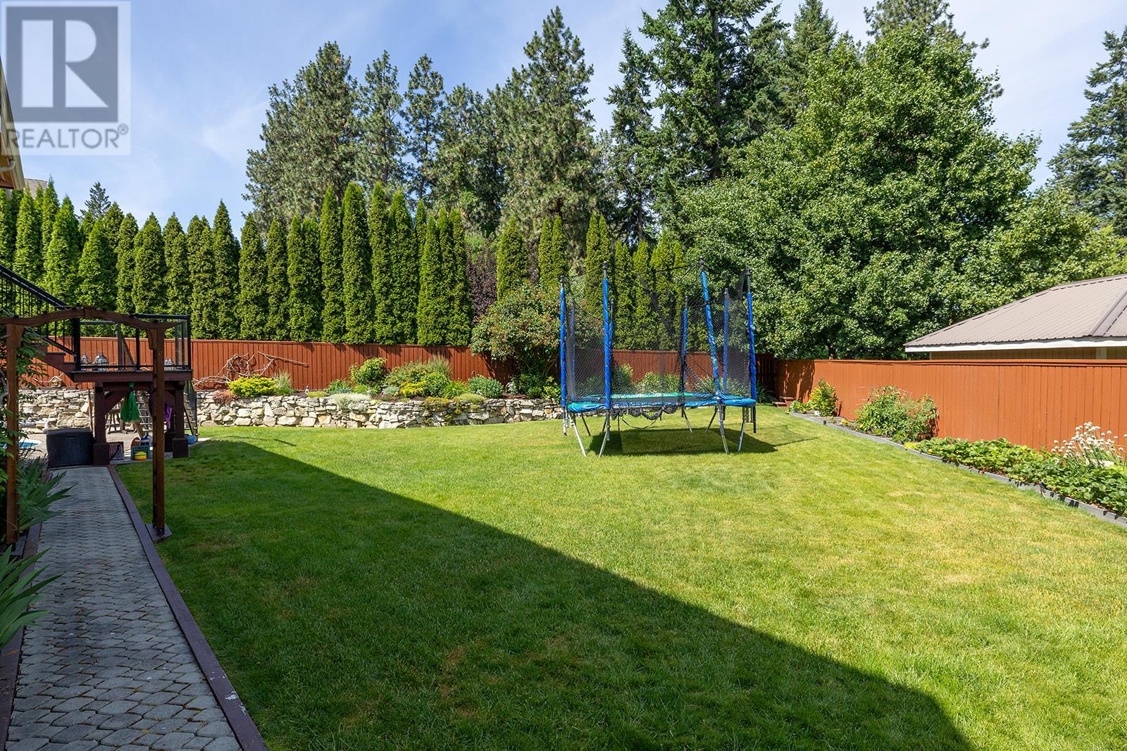 1682 Larkridge Court, Kelowna, British Columbia  V1W 4N5 - Photo 63 - 10356471