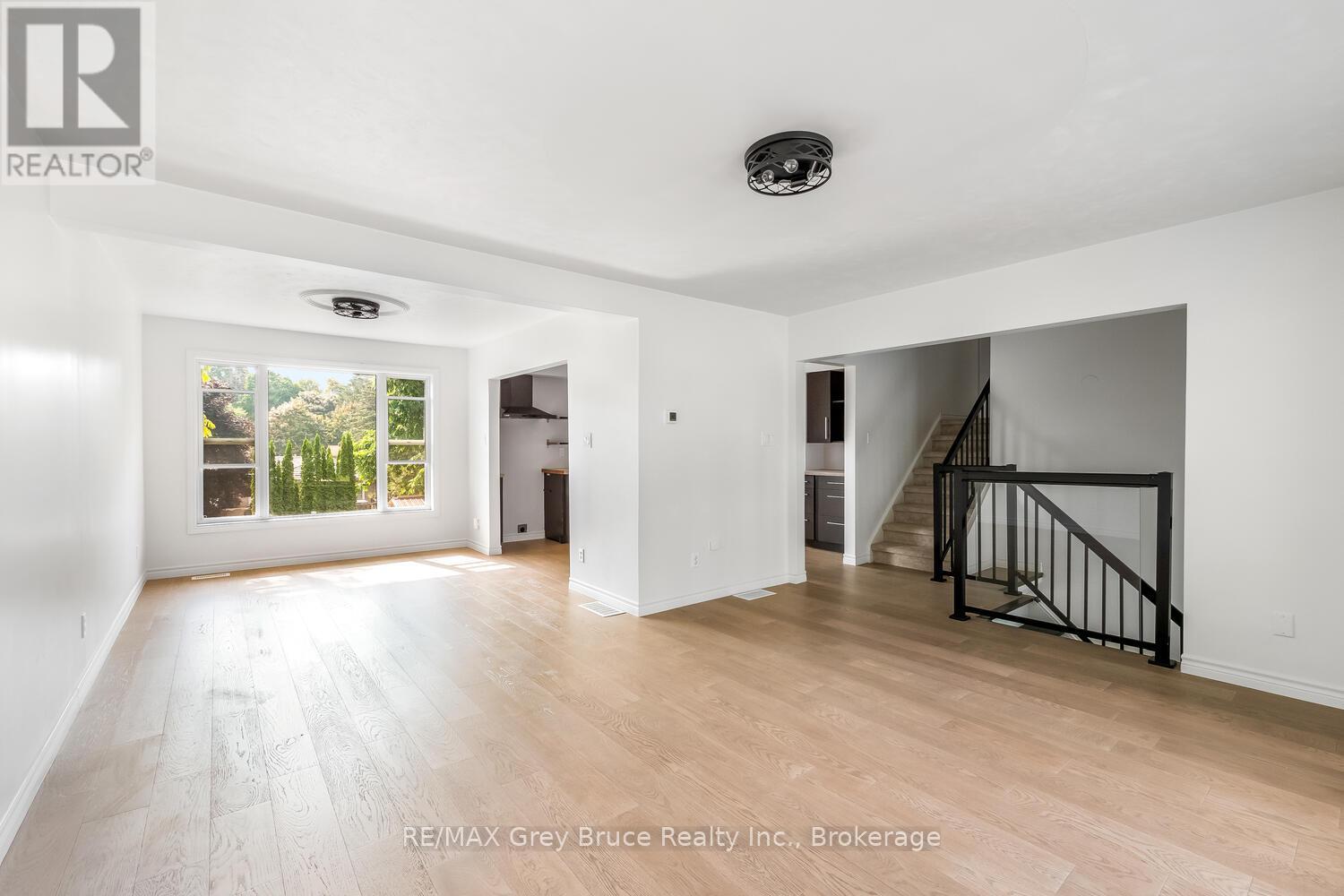 887 Nodwell Court, Saugeen Shores, Ontario  N0H 2C4 - Photo 11 - X12292998