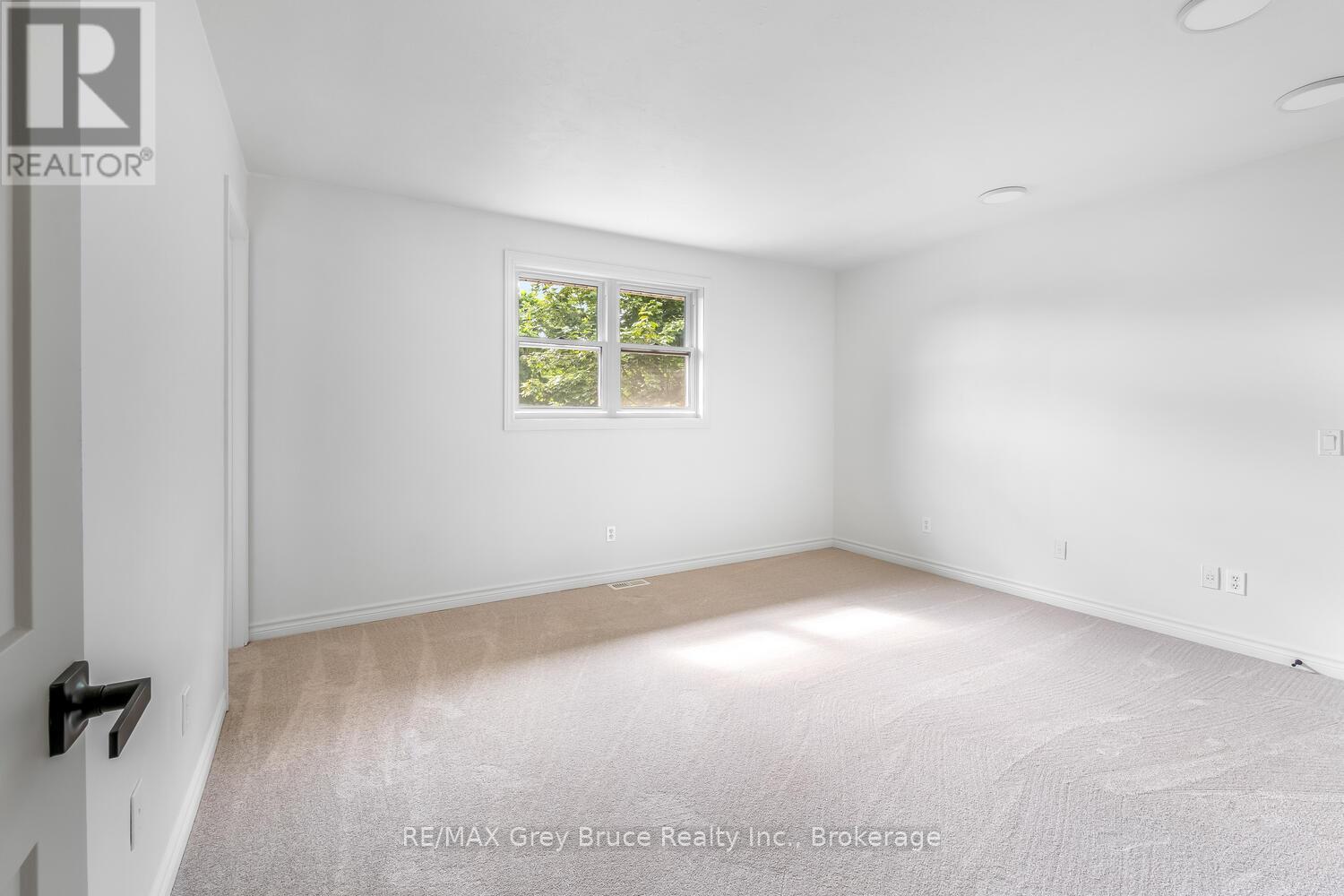 887 Nodwell Court, Saugeen Shores, Ontario  N0H 2C4 - Photo 26 - X12292998