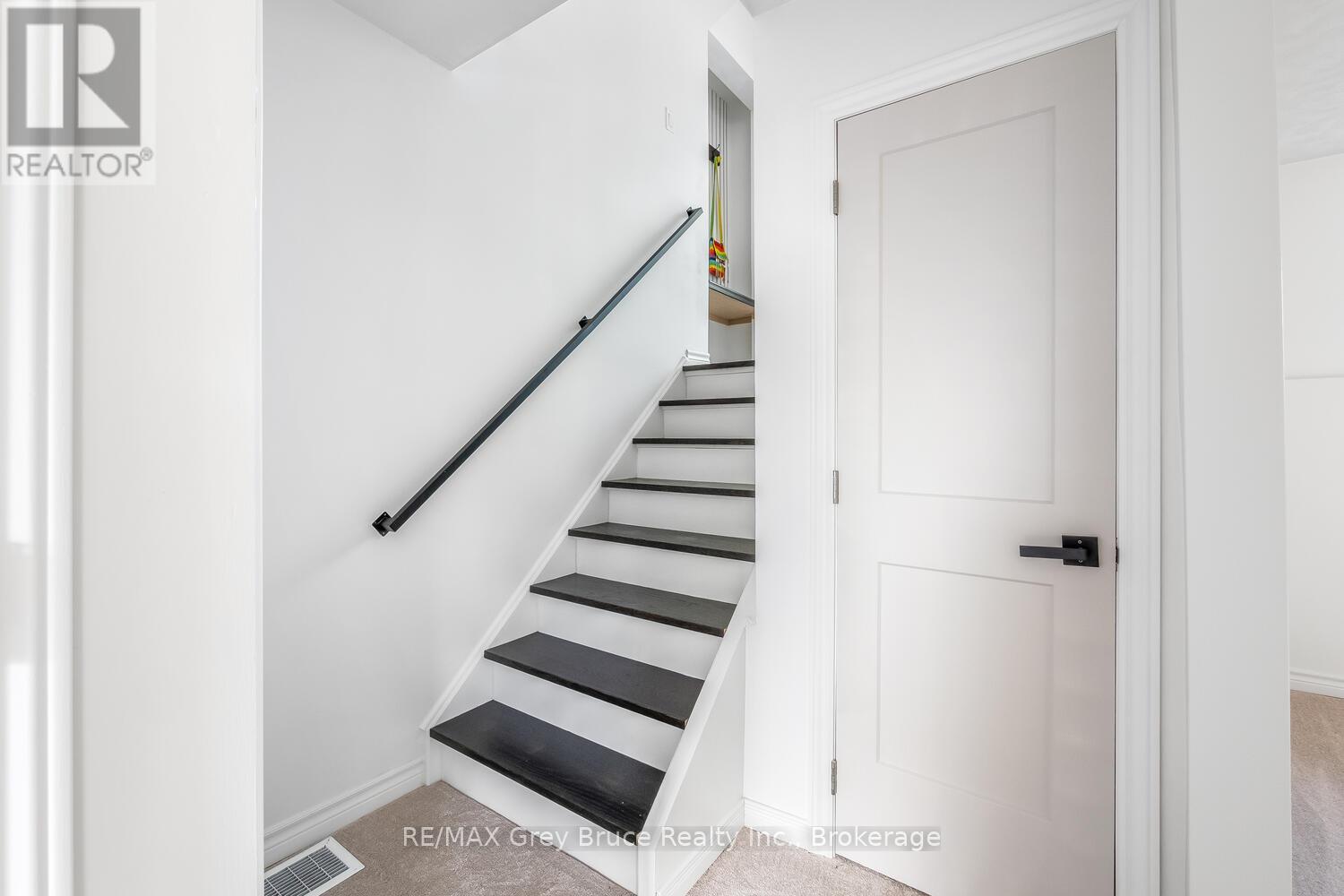 887 Nodwell Court, Saugeen Shores, Ontario  N0H 2C4 - Photo 24 - X12292998