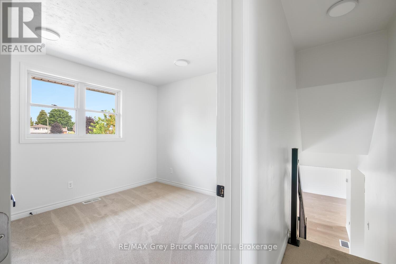 887 Nodwell Court, Saugeen Shores, Ontario  N0H 2C4 - Photo 25 - X12292998