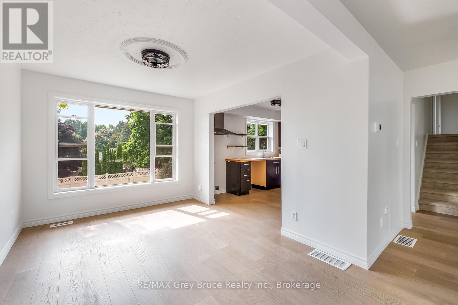 887 Nodwell Court, Saugeen Shores, Ontario  N0H 2C4 - Photo 6 - X12292998