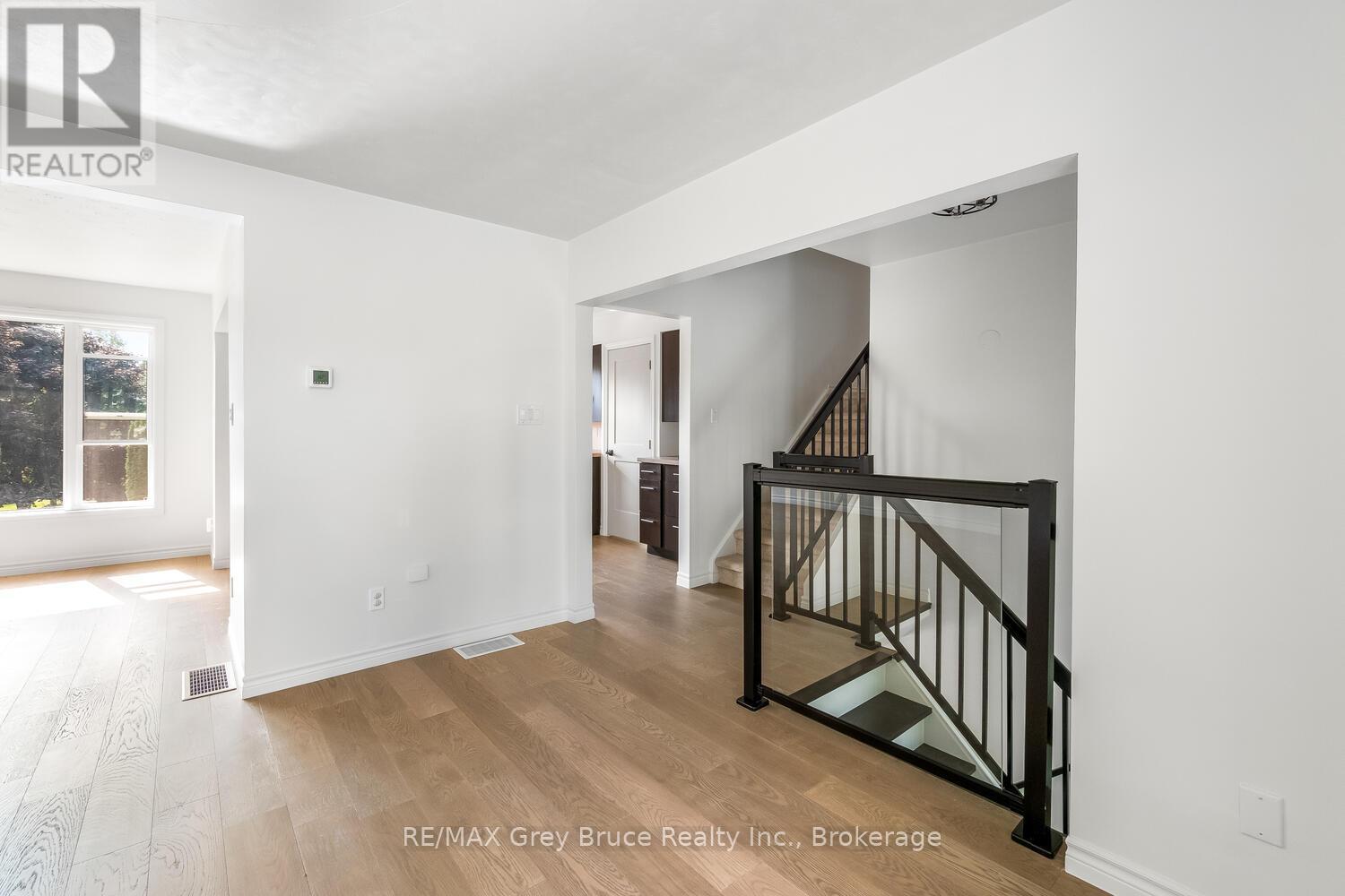 887 Nodwell Court, Saugeen Shores, Ontario  N0H 2C4 - Photo 9 - X12292998