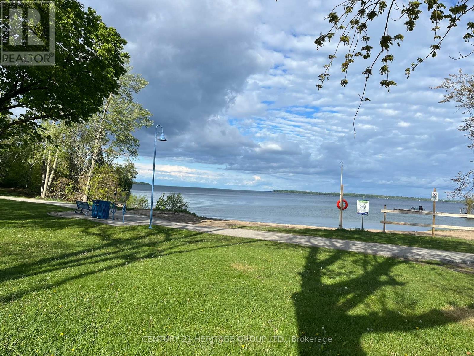 2047 Inglewood Drive, Innisfil, Ontario  L9S 1Z1 - Photo 12 - N12297648