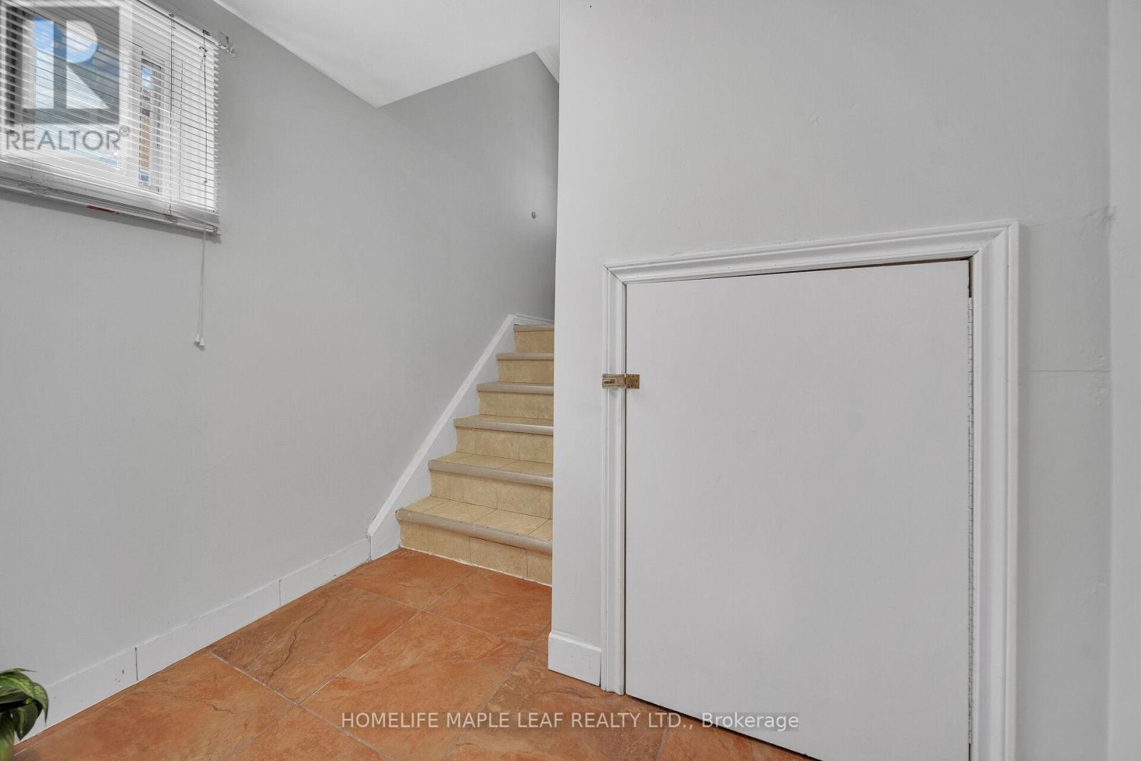 7464 Homeside Gardens, Mississauga (Malton), Ontario  L4T 2A7 - Photo 36 - W12297778