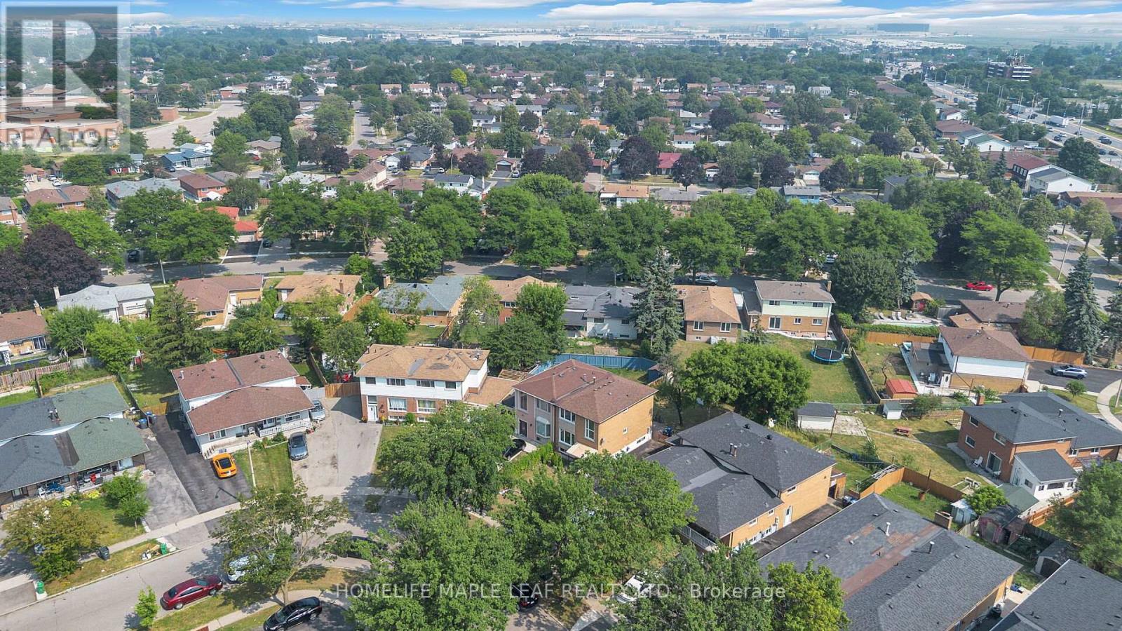 7464 Homeside Gardens, Mississauga (Malton), Ontario  L4T 2A7 - Photo 48 - W12297778