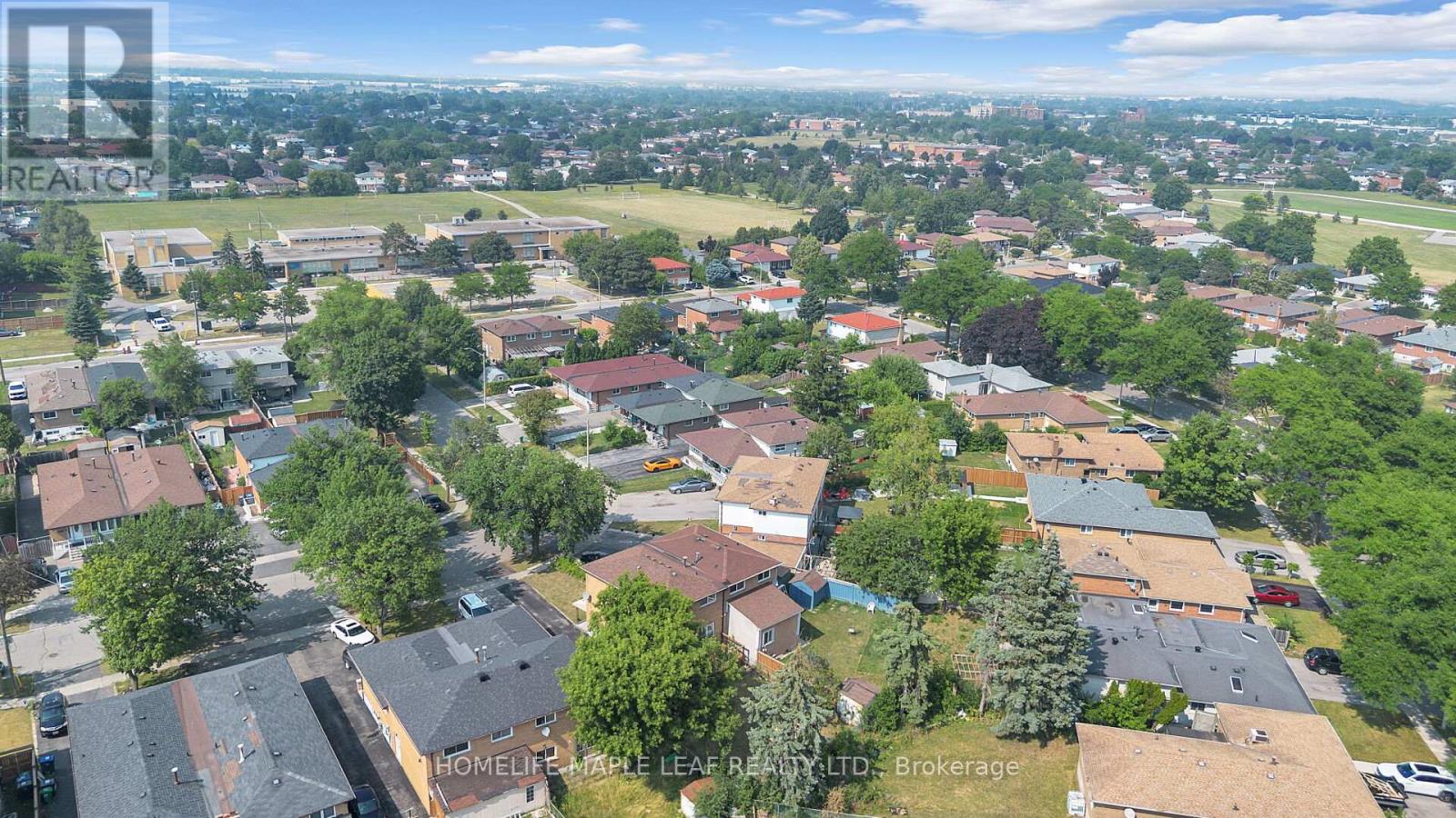 7464 Homeside Gardens, Mississauga (Malton), Ontario  L4T 2A7 - Photo 49 - W12297778