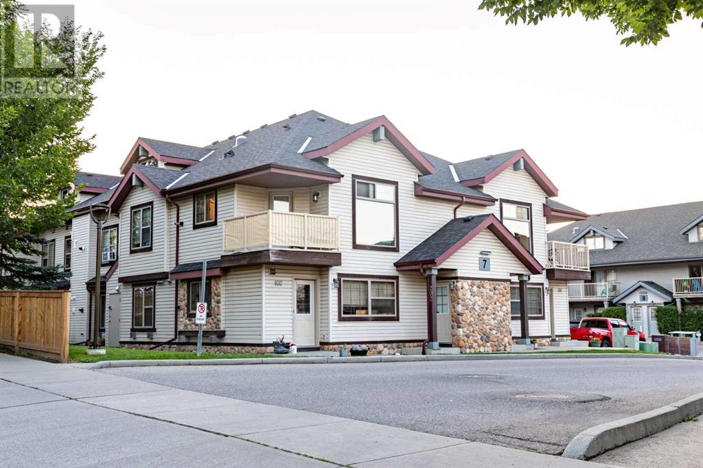 Property at 201, 7 Everridge Square SW image 3