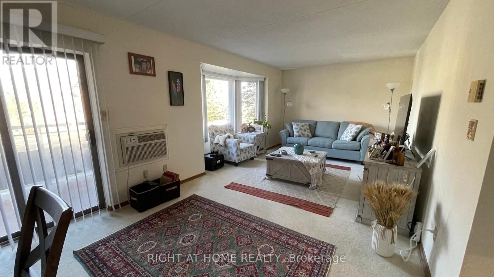 101 - 401 Erb Street W, Waterloo, Ontario  N2L 1W7 - Photo 17 - X12297649