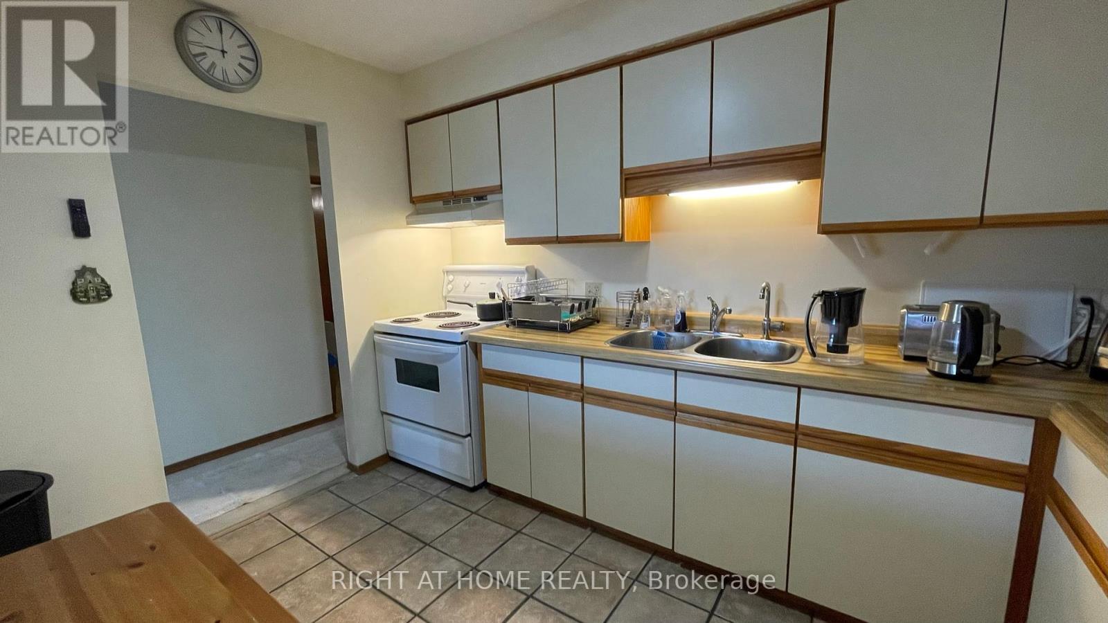 101 - 401 Erb Street W, Waterloo, Ontario  N2L 1W7 - Photo 21 - X12297649