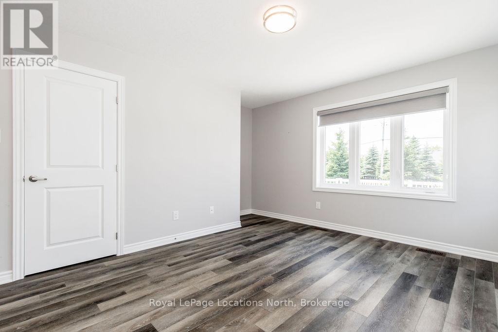 26 Ivy Crescent, Wasaga Beach, Ontario  L9Z 0H8 - Photo 11 - S12297984