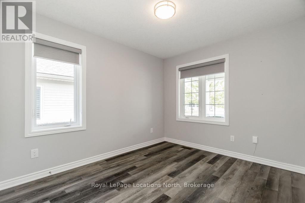 26 Ivy Crescent, Wasaga Beach, Ontario  L9Z 0H8 - Photo 15 - S12297984
