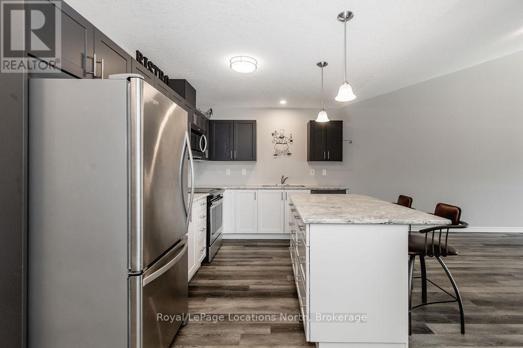 26 Ivy Crescent, Wasaga Beach, Ontario  L9Z 0H8 - Photo 6 - S12297984