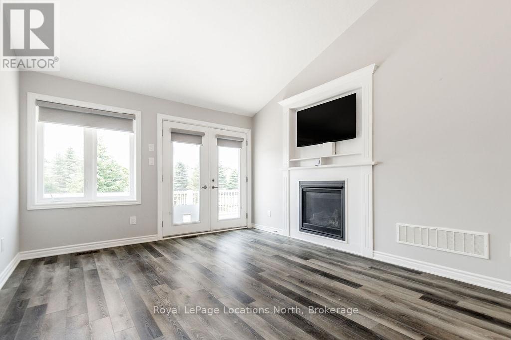 26 Ivy Crescent, Wasaga Beach, Ontario  L9Z 0H8 - Photo 8 - S12297984